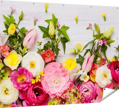 Gards Tuinposter Bloemen op een Witte Houten Achtergrond - 160x120 cm - Tuindoek - Tuindecoratie - Wanddecoratie buiten - Tuinschilderij