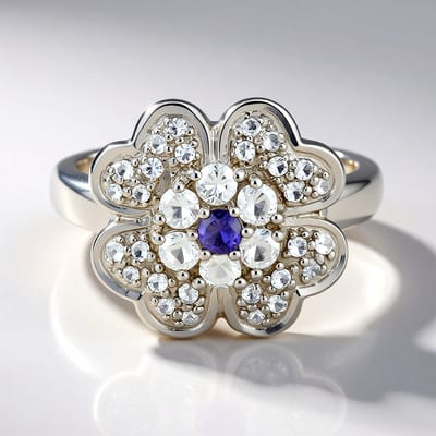 Cavill - Zilveren Ring met Madagascar Ioliet 0,07 ct en Witte Topazen 0,72 ct - Bloemvormige Elegante Zilveren Sieraad voor Dames