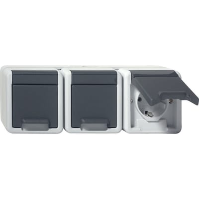 Gira Drievoudige Schuko Stopcontact Met Scharnierende Afdekking IP44 Grijs - 478930