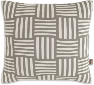 Knit Factory Dash Sierkussen - Vierkant kussen - Kussen woonkamer - Bank kussen - Decoratie kussen - Modern - Ecru/Urban Green - 50x50 cm - Superzacht - Geblokt/Gestreept - Kussenhoes inclusief kussenvulling