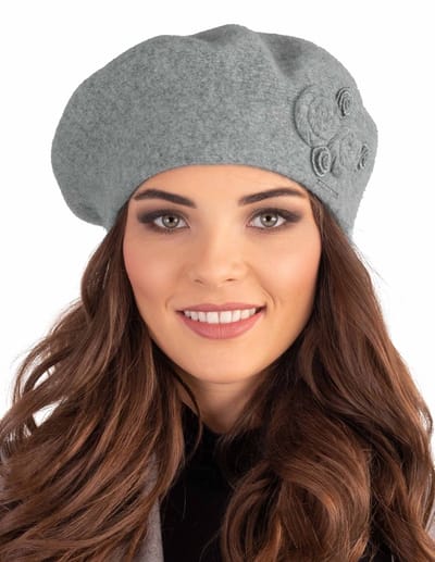 Vivisence Dames Winter Baret - 80 Procent Wol Met Polyamide Mix Zacht Breisel Met Voorzijde Applicatie En Comfortabele Aansluitende Pasvorm - Houdt Warm En Geeft Elegante Stijl Aan Dagelijkse Outfits Met Aangenaam Draagcomfort - Grijs