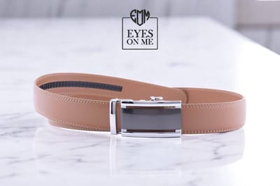 Lichtbruine lederen riem zonder gaatjes met automatische gesp voor heren ( Model N302 )