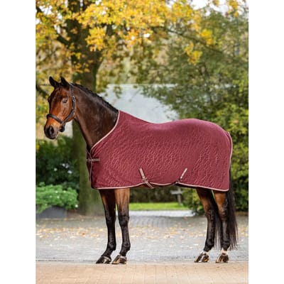LeMieux Arika Monogram Fleece Paardendeken 195 Burgundy