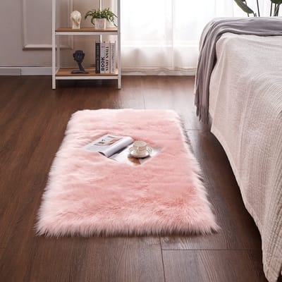 Dailygoods- Tapijt Zacht - Imitatiebont - Hypoallergeen - Wasbaar - Decoratief - Poollengte 6 cm - Vloerkleed