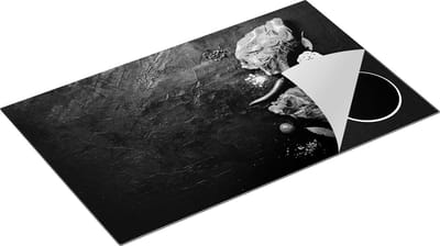 Chefcare Inductie Beschermer Rood Vlees met Groentes op een Marmeren Plaat - Zwart Wit - 85x52 cm - Afdekplaat Inductie - Kookplaat Beschermer - Inductie Mat
