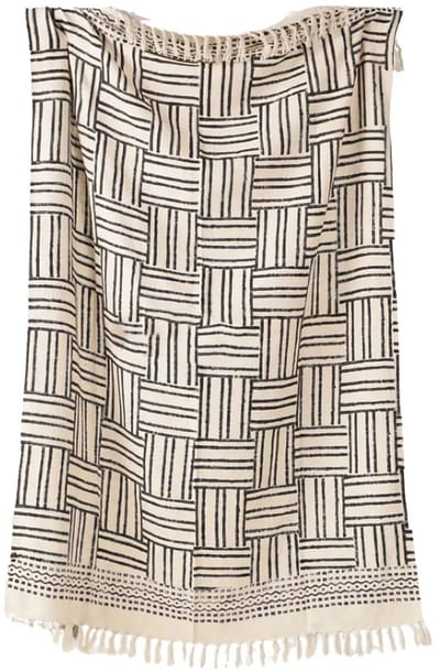 Urbane Hide | Handgeprinte Block Print Plaid | Plaids | 120x180 cm | met Franjes | 100% Katoen | Beige en Zwart