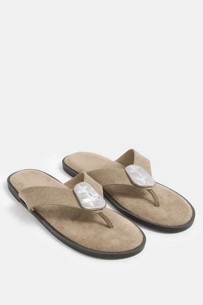 Yours Natuurbruine Sandalen Met Gehamerde Schijfjes In Extra Brede Eeepasvormsize 37EEE