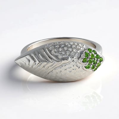 Cavill - Zilveren Ring - 925 Sterling Zilver Geplatineerd - 13 Ronde Russische Diopsied 0 139 ct - Moderne Gehamerde Ring met Groene Edelstenen