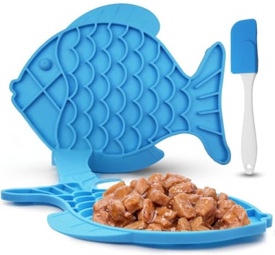 Famanu – Set van 2 antislip siliconen likmatten voor honden - met spatel - herbruikbaar en BPA-vrij - sterke zuignappen voor stabiliteit - ideaal voor rustig eten en verzorging - vaatwasmachinebestendig