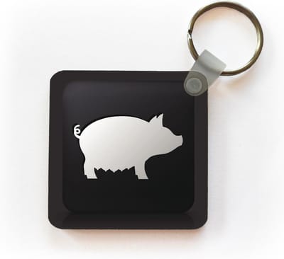 Sleutelhanger - Uitdeelcadeautjes - Een illustratie van een varken op een zwarte achtergrond - Plastic