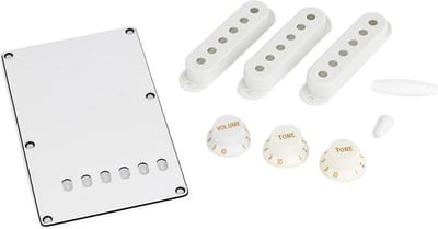 Allparts PG0549025 Accessoirekit voor Strat - Wit, 3-laags Backplate