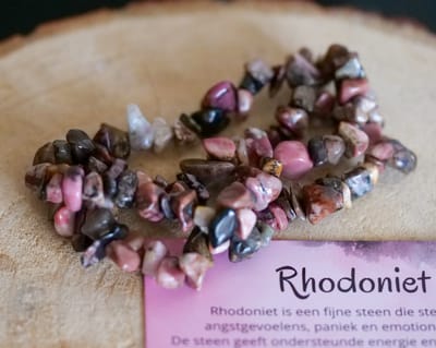 Rhodoniet Armband met split steentjes - edelsteen - Perfect cadeau voor vrouwen - Inclusief uitleg - Spiritueel - Rhodonite - Stress - Paniek - Angst - Moeilijke tijden - 100% NATUURLIJK