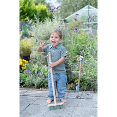 Little Dutch Forest Friends Bezem groen FSC Baby- en peuterspeelgoed Badspeelgoed Houten speelgoed