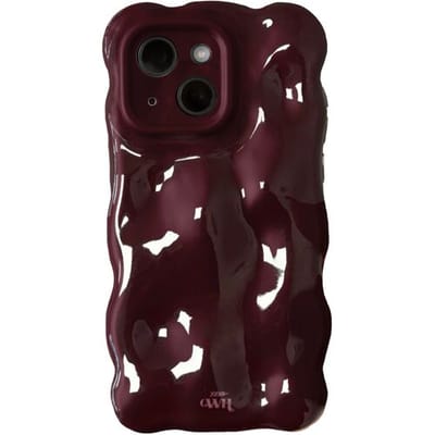 xoxo Wildhearts Bubbly case Burgundy telefoonhoesje - Geschikt voor iPhone 14 - Rood hoesje met bobbeltjes - Krullende golfvorm - Wolken hoesje - schokbestendig - Telefoonhoesje met camerabumper - Donkerrood