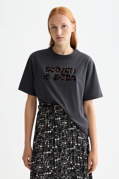 Scotch & Soda Loose Fit T-shirt With Leopard Artwork Meteorite Maat: S | Tops Outlet | Dames | Zwart