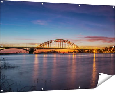 Gards Tuinposter Waalbrug in Nijmegen - 150x100 cm - Tuindoek - Tuindecoratie - Wanddecoratie buiten - Tuinschilderij