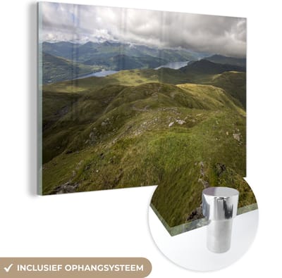 ® Glasschilderij 180x120 cm - Schilderij acrylglas - Groene valleien in het Nationaal park Loch Lomond en de Trossachs in Schotland - Foto op glas - Muurdecoratie woonkamer - Wanddecoratie slaapkamer - Schilderijen