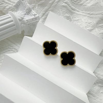 EHH BEAUTY - Luxe Oorbellen zwart - Feestelijk Accessoire - Set van 2 - Klaveroorbellen - Goudkleur-