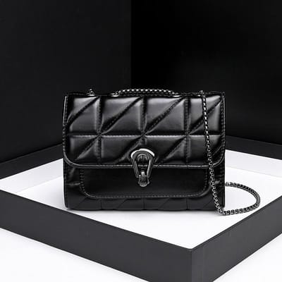 Lente en Zomer Diamantvormige Ketting Schoudertas, Eenvoudige en Veelzijdige Kleine Tas, Crossbody Tas, Volwassen en Elegante Kleine Vierkante Tas zwart