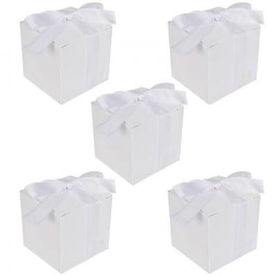 Dailygoods - 50 stuks kraftpapier snoepdozen, vierkante gebak, geschenkdozen met lint, doe-het-zelf kartonnen geschenkdozen, bonbondoosjes van papier voor feest, verjaardag, bruiloft, Kerstmis (wit)