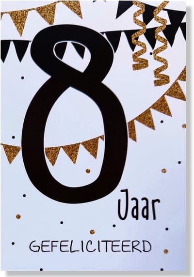 Hoera 8 Jaar! Luxe verjaardagskaart - 12x17cm - Gevouwen Wenskaart inclusief envelop - Leeftijdkaart