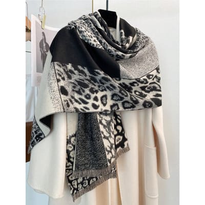 Couverture Pashmina Design Hivernal Foulard Cachemire Pour Femmes Écharpes et Châles Épais Chauds Poncho Féminin Bufanda Echarpe Écharpe à Franges 66x186cm gray