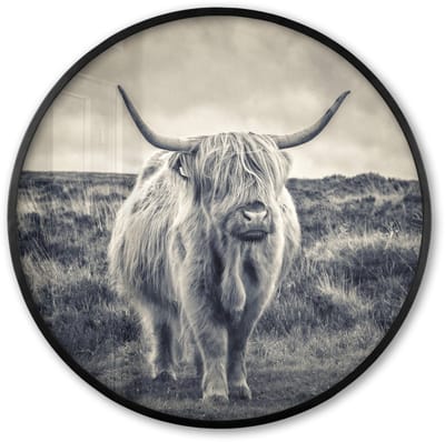Poster in lijst Rond - Fotolijst 60x60 cm - Posters - Schotse hooglander - Dieren - Wolken - Koe - Natuur - Ronde posterlijst zwart - Decoratie - Wanddecoratie woonkamer - Muurdecoratie slaapkamer