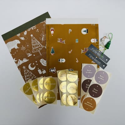 Inpakpakket klein kerst oa, cadeauzakjes, gelukspoppetjes en cadeaulint en stickers