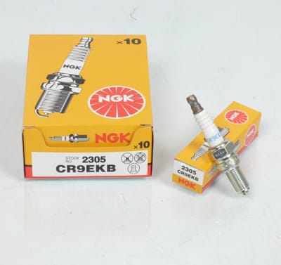 Bougie d'allumage NGK pour Moto Aprilia 1000 RSV TUONO V4R Après 2011 Neuf