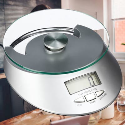 Keukenweegschaal digitaal - Weegschaal keuken digitaal - Metaal met Glas - op batterijen - 5 Gr tot 5 Kg - 16x20x4 Cm