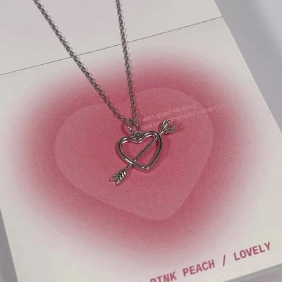 2024 Nouveau Collier De Diamant Rose D'amour Femme Lumière De Luxe Incrusté Une Flèche À Travers Le Cœur Chaîne De Clavicule Cadeau Tanabata argenté