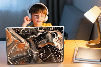 Laptop sticker - 15.6 inch - Acrylverf - Rood - Wit - 36x27,5cm - Laptopstickers - Laptop skin - Cover