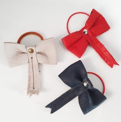 Toetie & Zo Handgemaakte Set Leren Haarelastiek Strik Rood, Wit, Blauw, haaraccessoire
