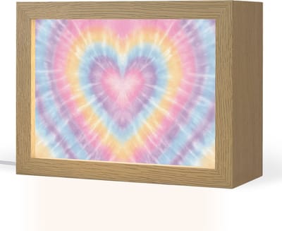 Nachtlampje 20x15 cm - Kinder lampje - Hartvorm - Pastelkleuren - Tie Dye - Tafellamp kinderkamer - Slaapkamer lamp - Bedlamp kinderen - Kinderlampje stopcontact - Wandlamp babykamer - Nachtlampjes