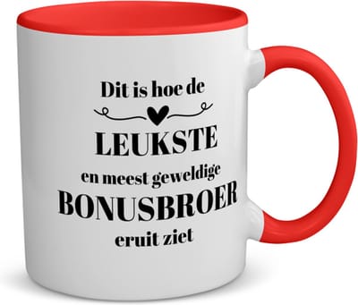 Akyol - dit is hoe de leukste en meest geweldige bonusbroer eruit ziet koffiemok - theemok - rood - Broer - meest leukste bonusbroer - verjaardag - cadeautje voor broer - broer artikelen - kado - geschenk - 350 ML inhoud