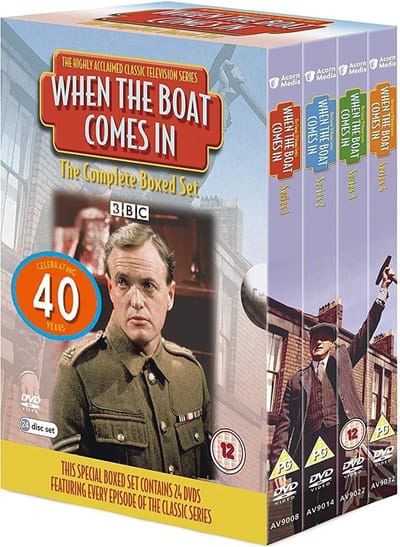 When The Boat Comes.=Box