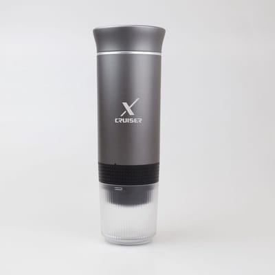 Xcruiser Draagbare koffiezetapparaat, 3-in-1 espressomachine, elektrische verwarming voor reizen, compatibel met kleine en grote capsules en gemalen koffie, USB-opladen voor 12 V, auto en camping (zwart)