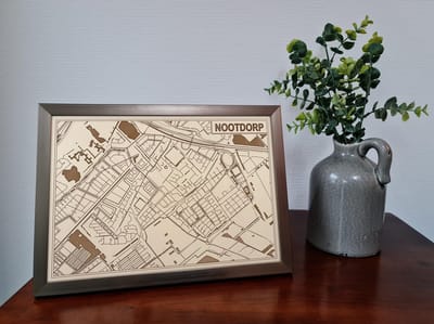 Decoratief Beeld - Houten Van Nootdorp - Hout - Bekroned - Bruin - 21 X 30 Cm