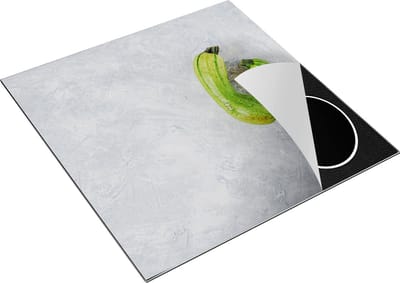 Chefcare Inductie Beschermer Twee Courgettes op Grijze Marmer - Groente - 78x78 cm - Afdekplaat Inductie - Kookplaat Beschermer - Inductie Mat