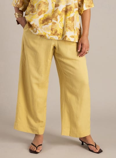 YEST CURVE Trijntje Essential Bottoms - Raffia Yellow - maat 0(46)