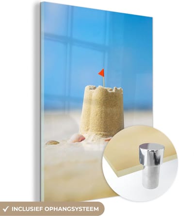 MuchoWow® Glasschilderij 30x40 cm - Schilderij acrylglas - Zandkasteel - Strand - Schelpen - Zomer - Foto op glas - Schilderijen