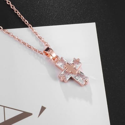 Nieuwe Dames Feest Klassiek Kruis Inleg Zirkonia Hanger Ketting Sieraden Cadeau