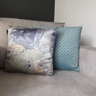 Unique Living Kussen – Sierkussen – Kussens Woonkamer – Set van 2 – Mix Set – Velvet – Marmer – Noppen – Luxe Kussens – 45x45 cm – (Licht)Blauw – Grijs – Goud – Mineraal Blauw