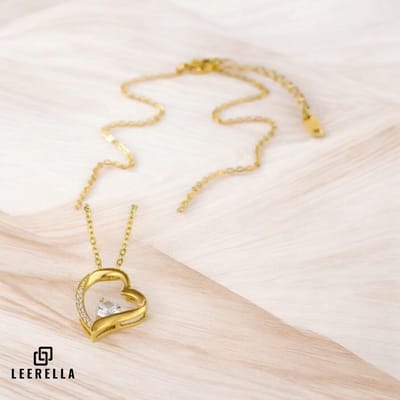 Leerella Luxe Hartvormige Halsketting met Zirkonia Steentjes Goudkleur - Hoogwaardig Roestvrijstaal, Inclusief Luxe Leerella Geschenkdoos Moederdag, Valentijnsdag en Verjaardag Cadeau