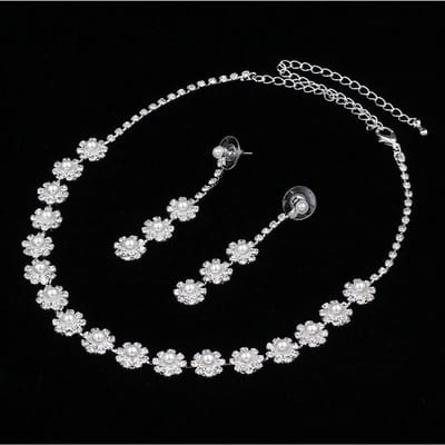 De Nieuwe Super-glanzende Prachtige Eenvoudige Glanzende Chrysant Ketting Oorbellen Set, Dameskleding Bruiloft Accessoires