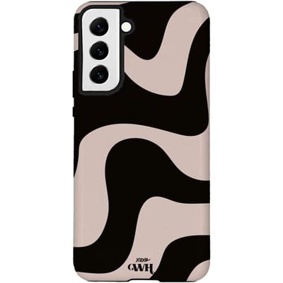 xoxo Wildhearts Ride With Me - Hoesje geschikt voor Samsung Galaxy S22 - Siliconen hoesje met dubbele beschermlaag - Luxe case - Stevige backcover - Golvenprint - Golvend patroon - golven - Beige / Zwart
