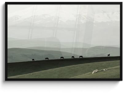 Poster in lijst - Fotolijst 120x80 cm - Posters - Grijs - Berg - Paarden - Posterlijst zwart - Decoratie - Wanddecoratie woonkamer - Muurdecoratie slaapkamer