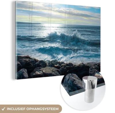 MuchoWow® Glasschilderij 120x80 cm - Schilderij acrylglas - Zee - Stenen - Zon - Foto op glas - Muurdecoratie woonkamer - Wanddecoratie slaapkamer - Schilderijen
