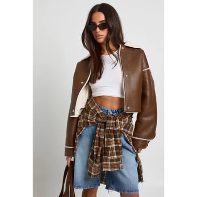 boohoo Dames Petite Borg Gevoerd Gekraagde Aviator | Tan | Maat: 8