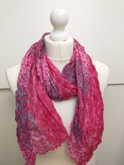 Lange dames sjaal Mayte fantasiemotief fuchsia roze grijs